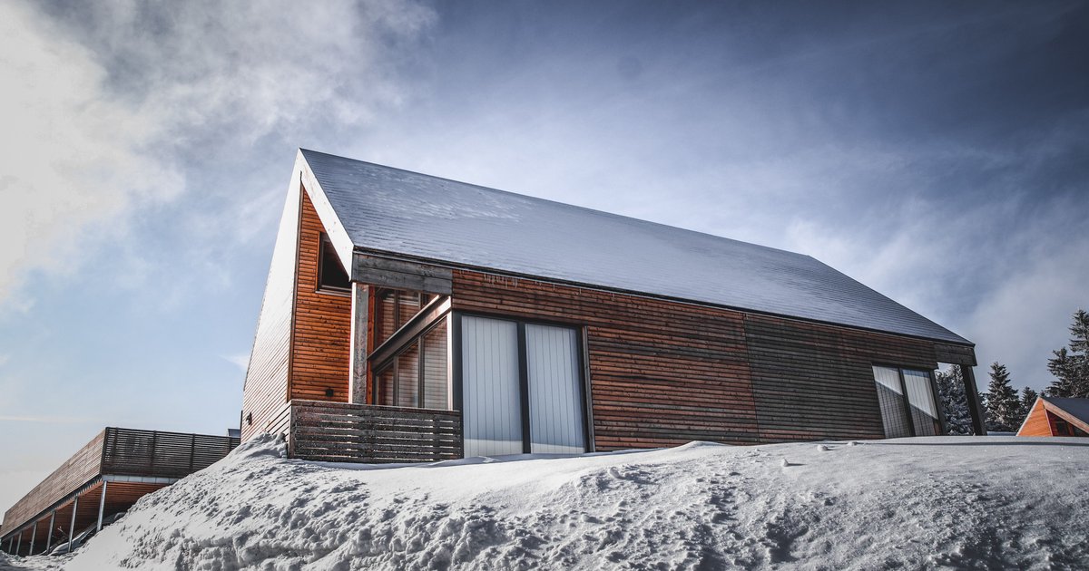 Holzfassade mit Dämmung: Schichtenaufbau