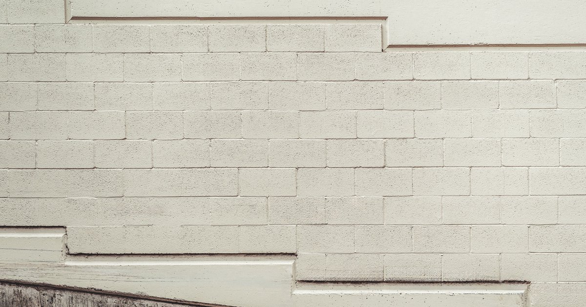 Abdichtung zwischen Fundament und Mauer