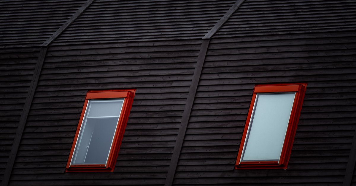 Dunkle Holzfassade: Farben und Gestaltung